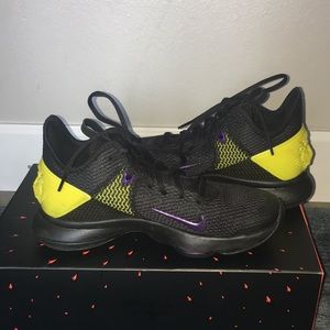 NIKE LeBron James basketball shoes size 7.5